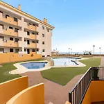 Coastal Comfort 2 Bed, Parking Pool And Terrace