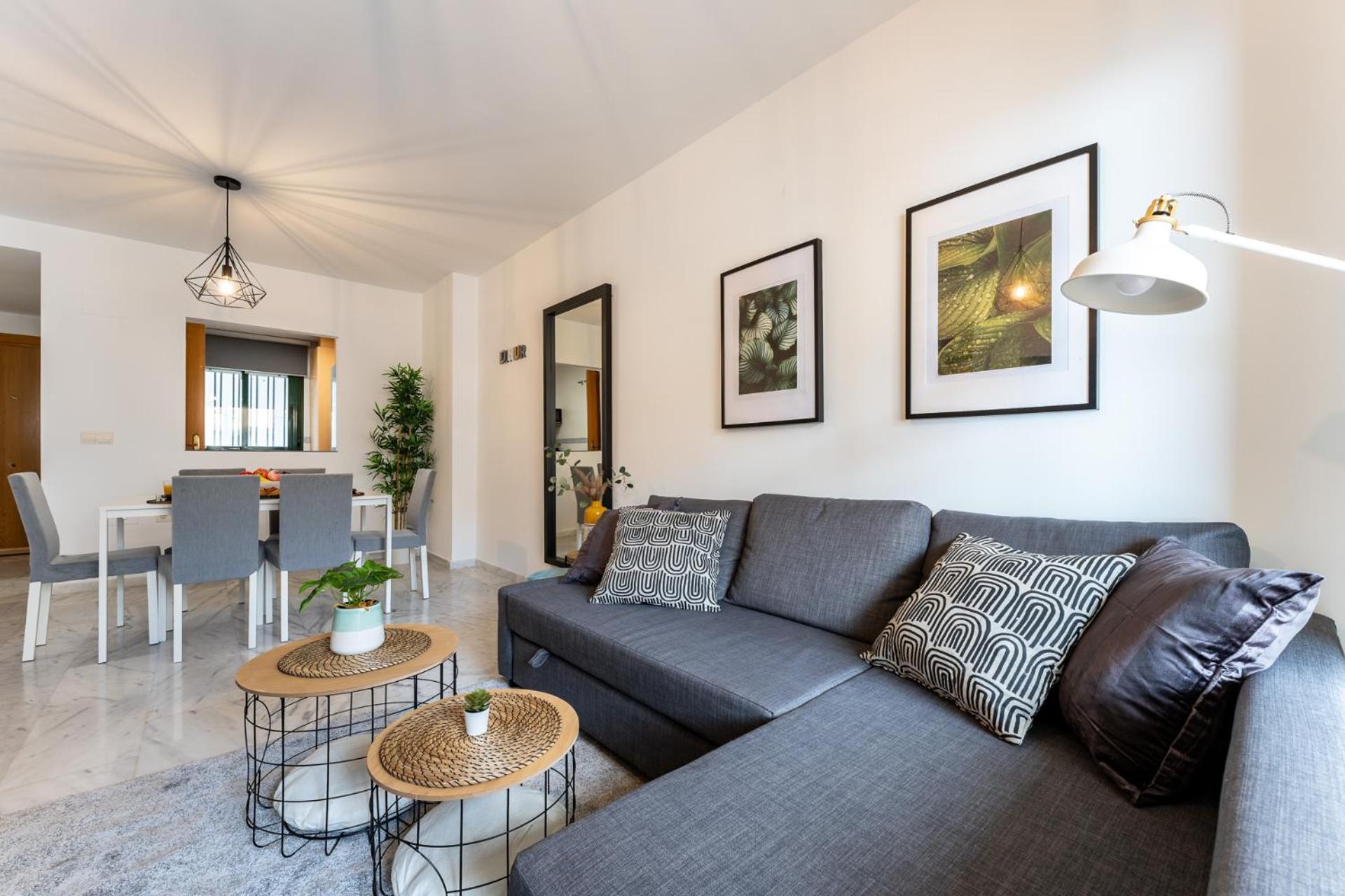 Coastal Comfort 2 Bed, Parking Pool And Terrace