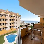 Coastal Comfort 2 Bed, Parking Pool And Terrace
