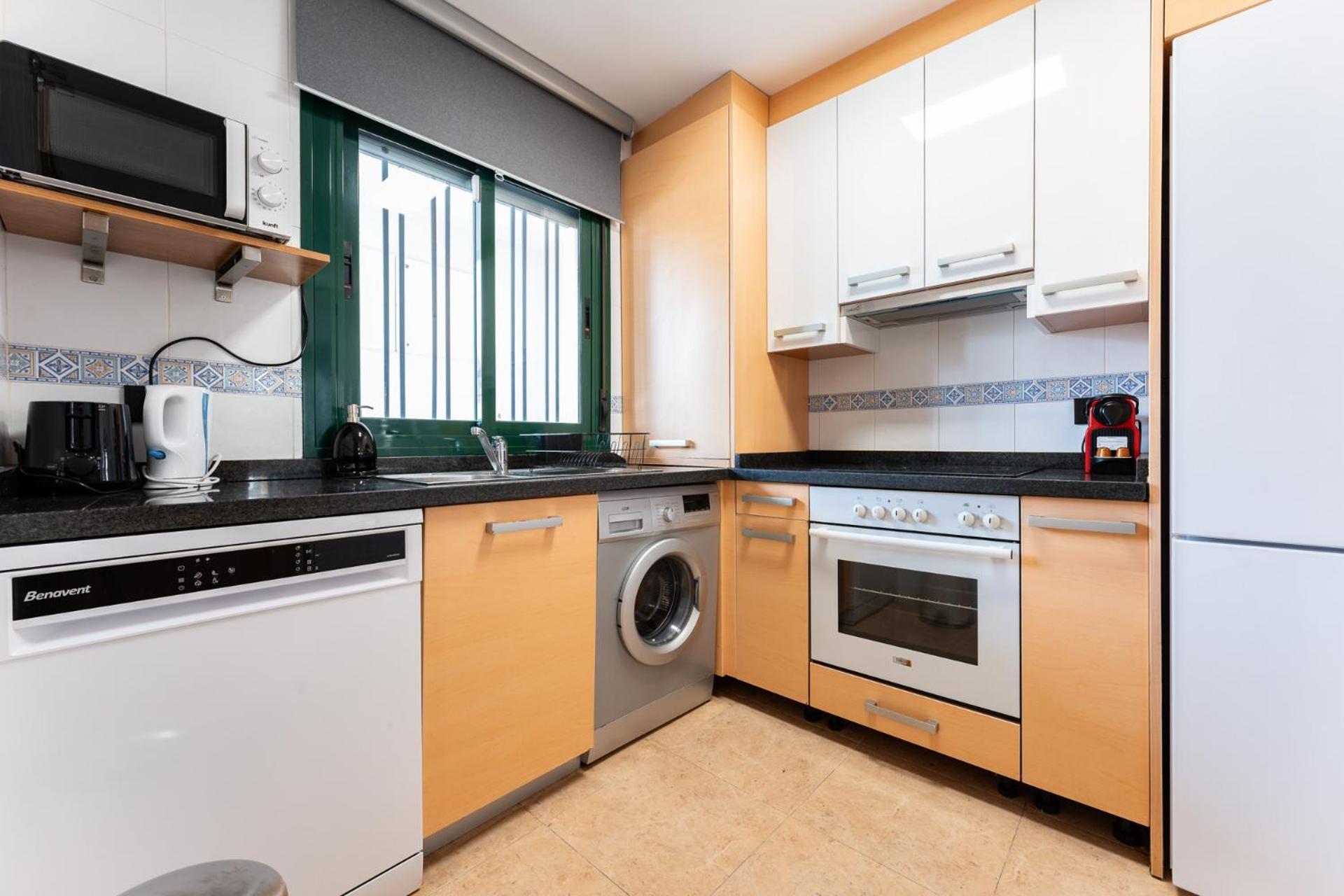 Apartamento Coastal Comfort 2 Bed, Parking Pool And Terrace *