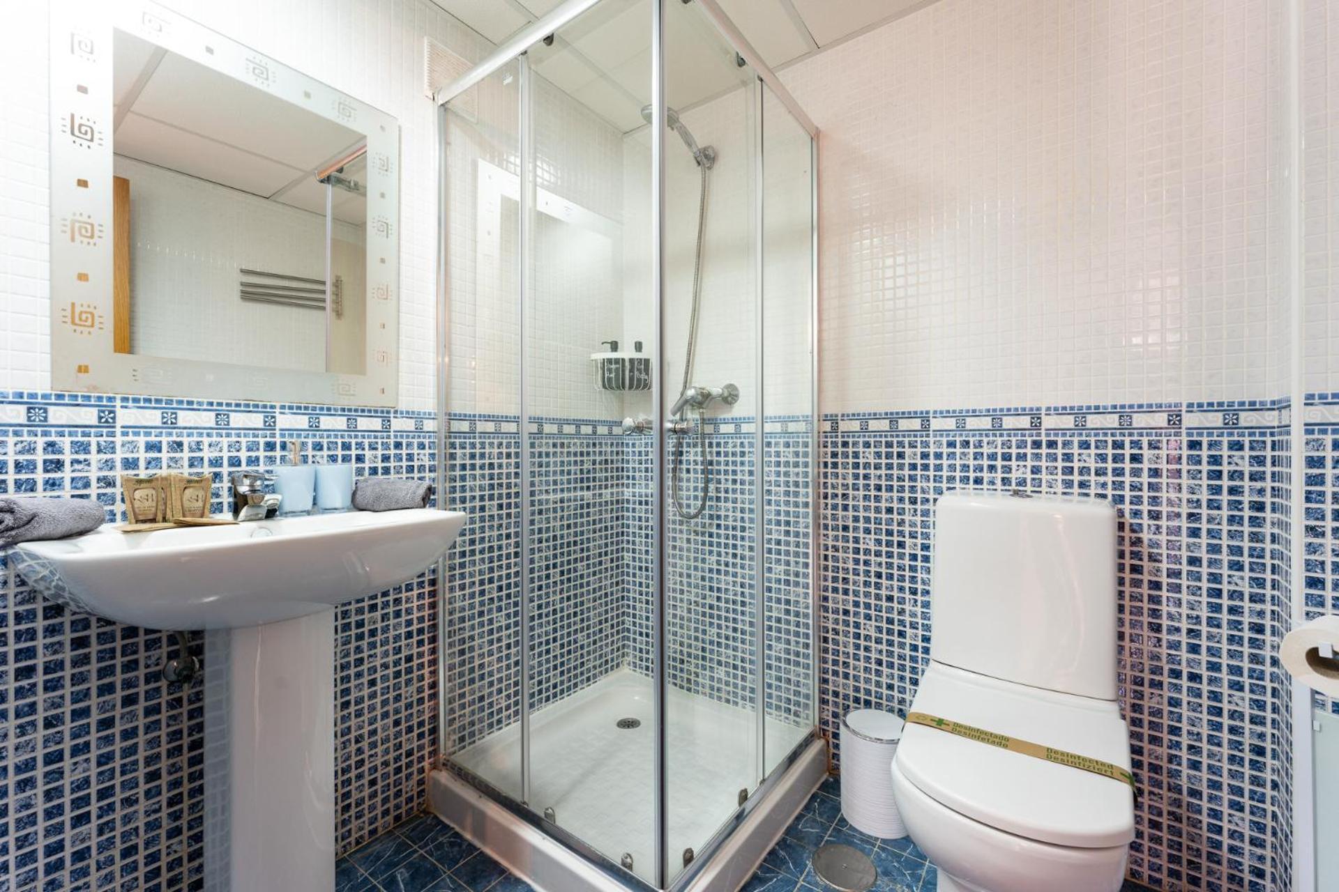 Coastal Comfort 2 Bed, Parking Pool And Terrace Apartamento Benalmádena